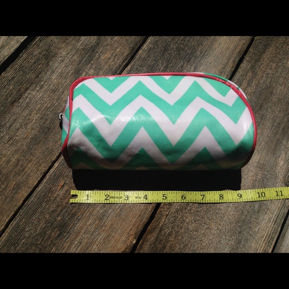Chevron cosmetic bag - Picture 3 of 6